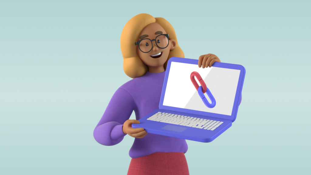 Kvinne i lilla genser holder opp laptop med lenkesymbol
